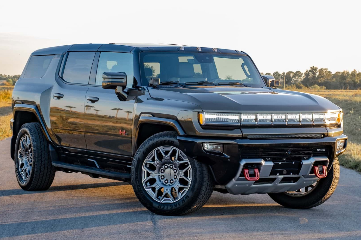 GMC Hummer EV 3X – Milžiniškas, Elektrinis SUV, Kuriame Stulbina Galia ir Išskirtinumas