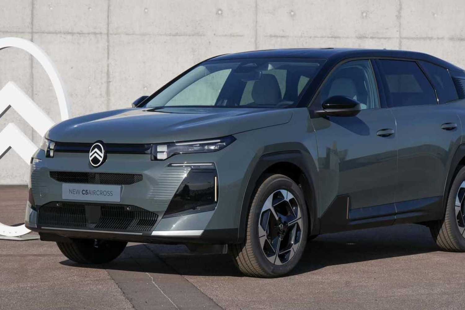 Naujos kartos Citroën C5 Aircross: Elektrinis ir hibridinis šeimos visureigis su moderniausiomis technologijomis
