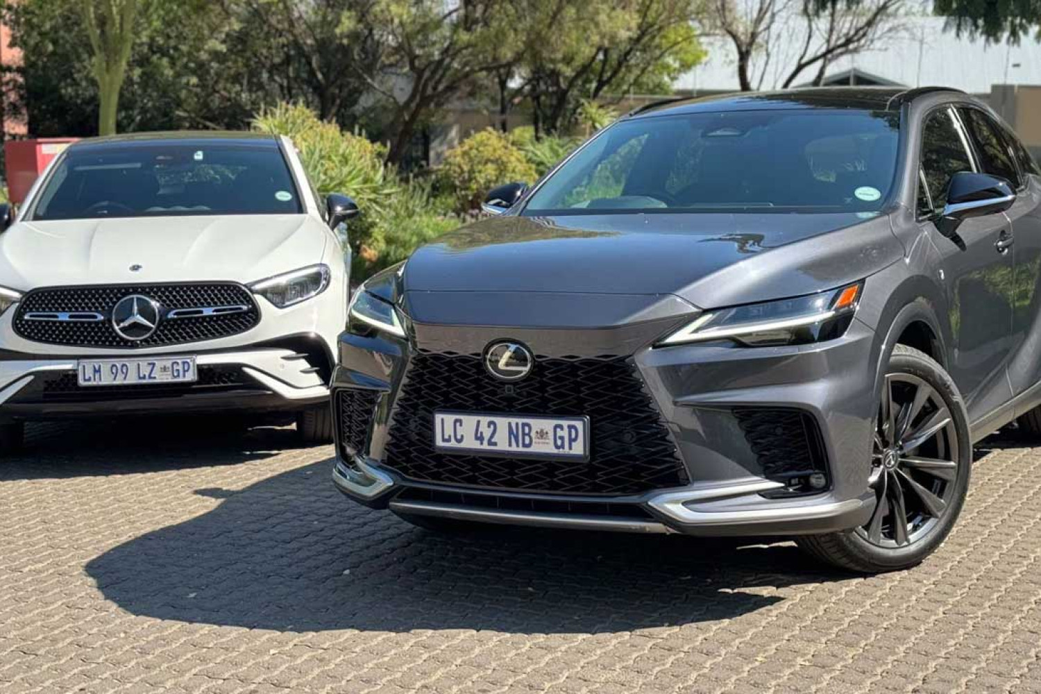 2025 metų populiariausi prabangūs SUV automobiliai: rinkos lyderiai ir pirkėjų pasirinkimai JAV