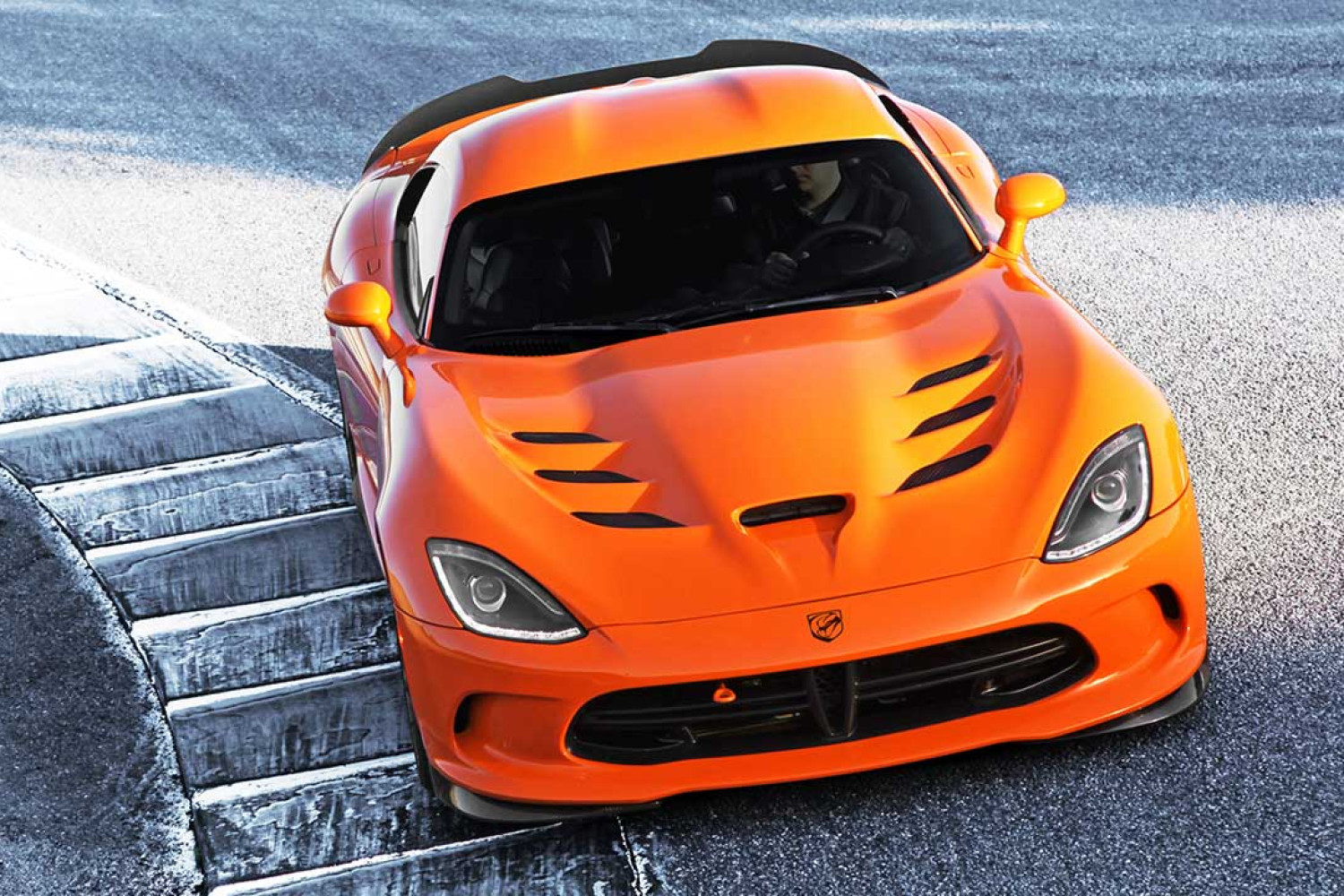Dodž Viper sugrįžta: legendinis superautomobilis su V10 ir V12 varikliais dar kartą sužavės automobilių entuziastus