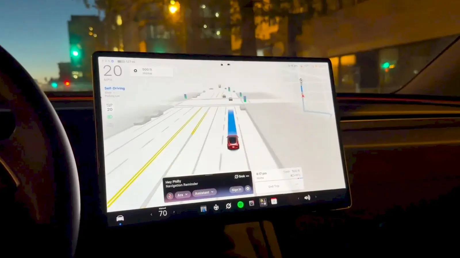Tesla Grok netrukus galės siųsti SMS žinutes
