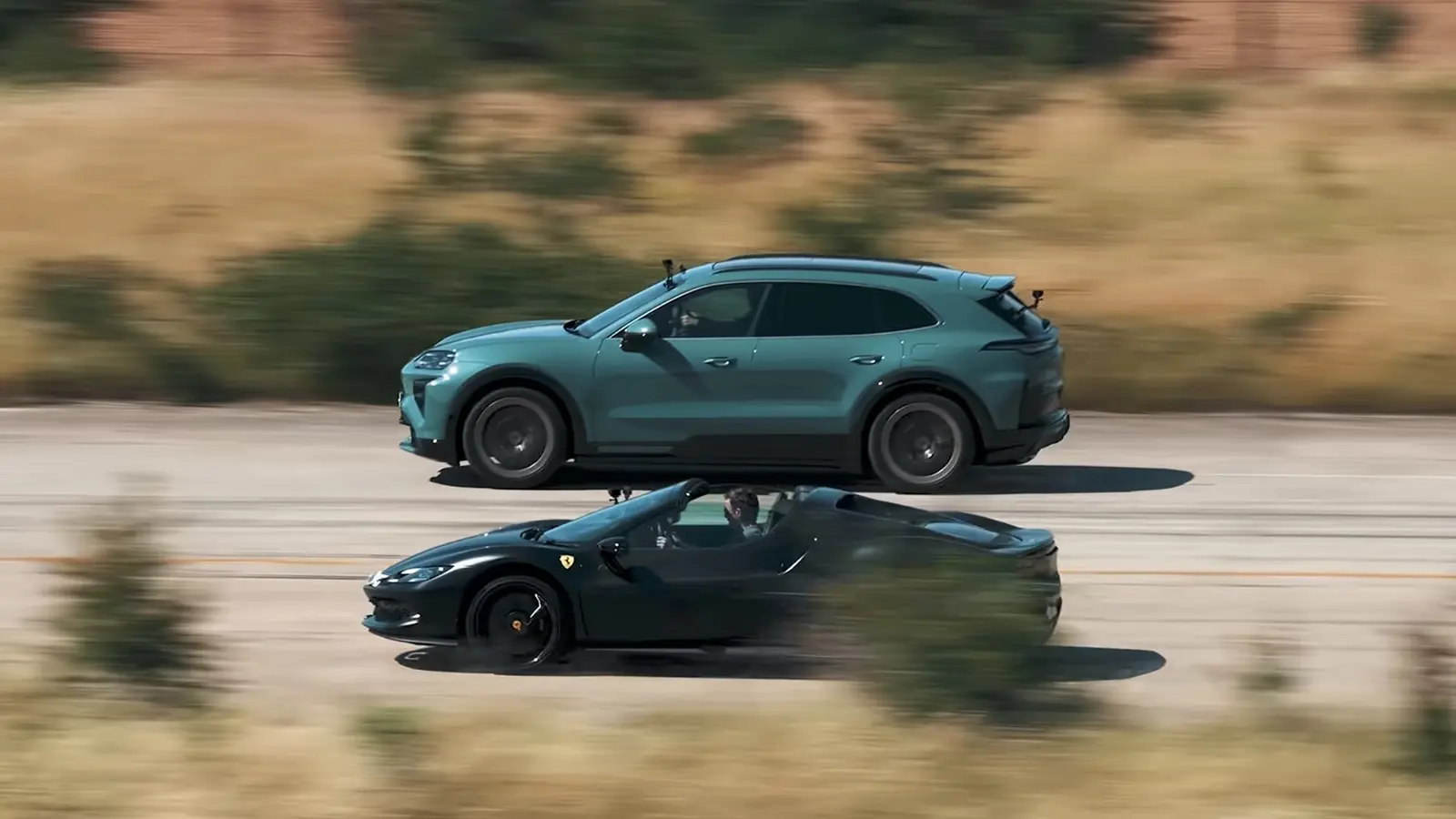 Porsche Cayenne Turbo Electric įveikė Ferrari 296 GTS