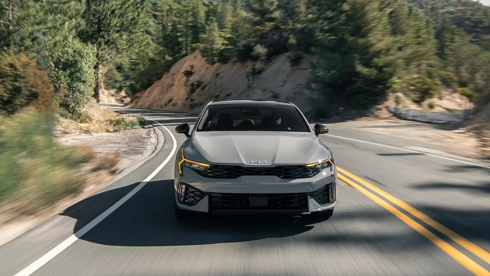 2027 Kia K5 atsisako EX komplektacijos ir keičia gamą