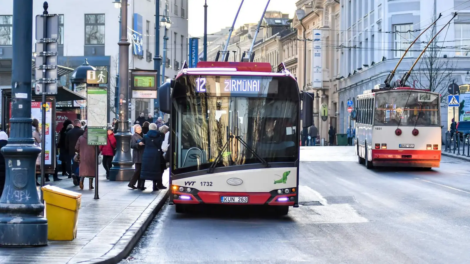 Premjeras svarsto pigesnius viešojo transporto bilietus