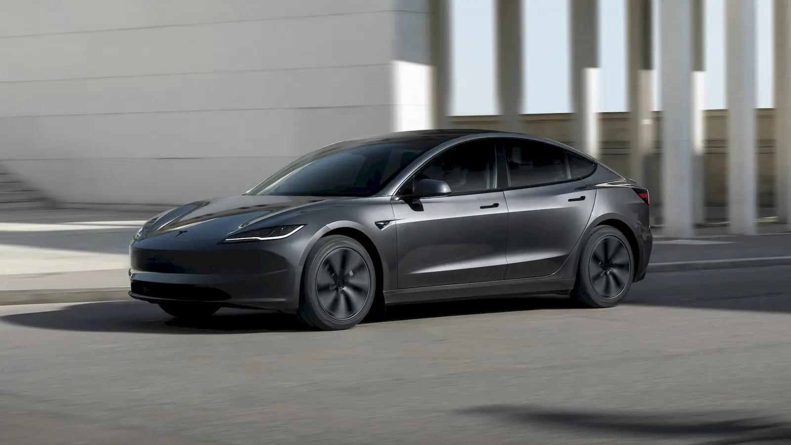 Tesla Model 3 MY2027: didesnis ekranas, V2L ir daugiau