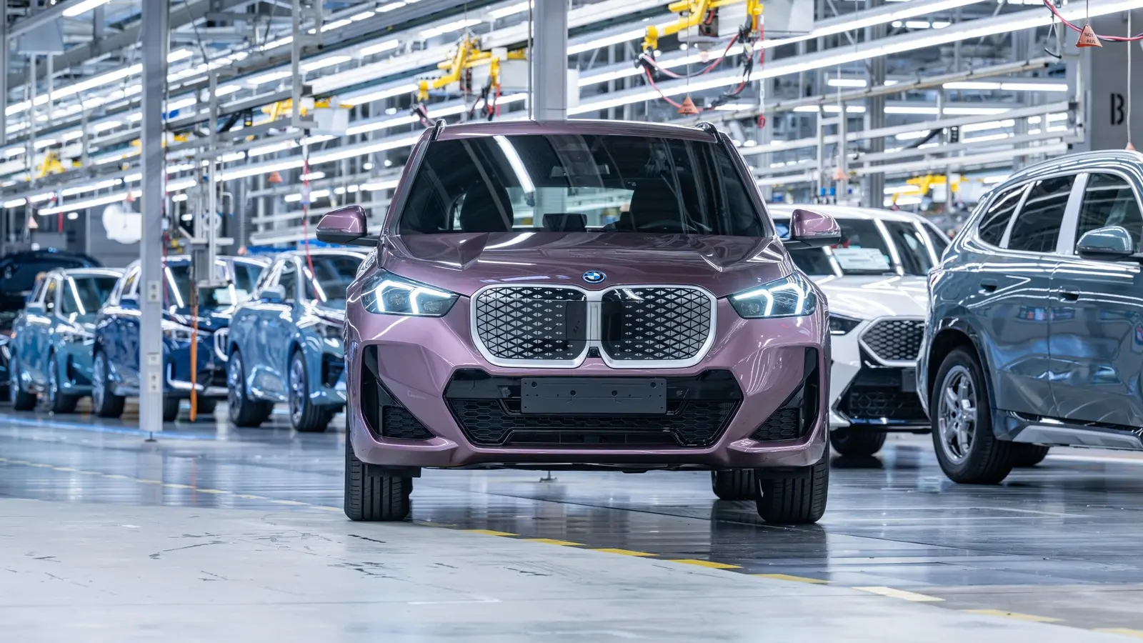 BMW mažins vadovų skaičių ir plės dirbtinį intelektą