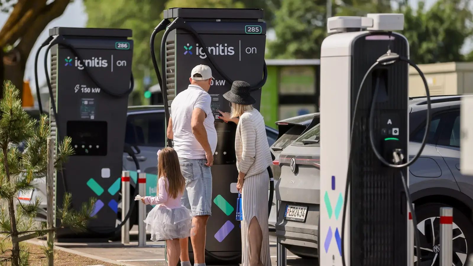 „Ignitis ON“ taiko mokestį už užlaikytą įkrovimą