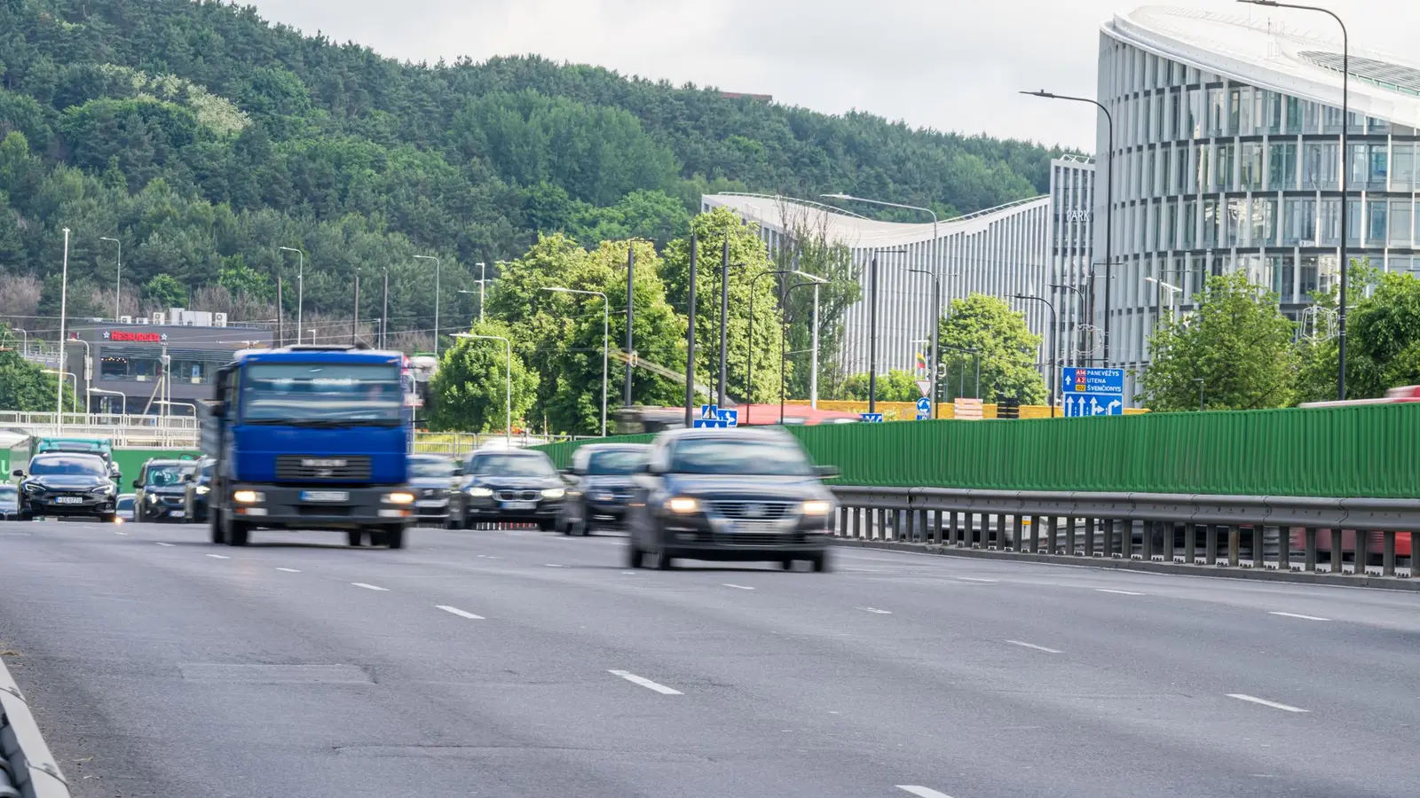 Lietuvos automobilių parkas sensta: vidurkis 16,8 metų
