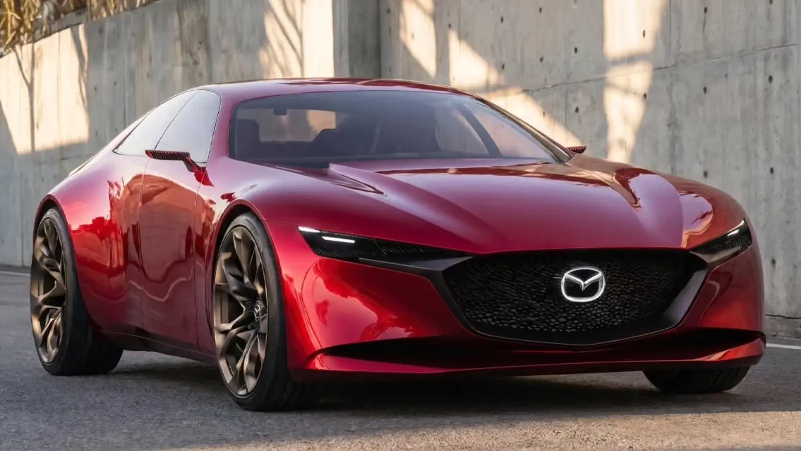 Virtualus Mazda sedanas perima Alfa Romeo Cuorerosso