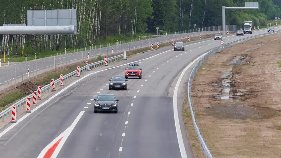 Lietuvoje griežtins taršių automobilių kontrolę keliuose