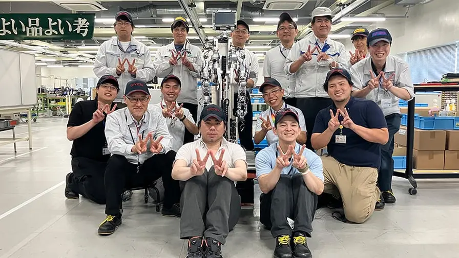 Toyota diegs 400 000 robotų kartu su darbuotojais