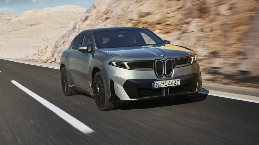 BMW iX4 kainos Australijoje ir elektromobilių specifikacijos