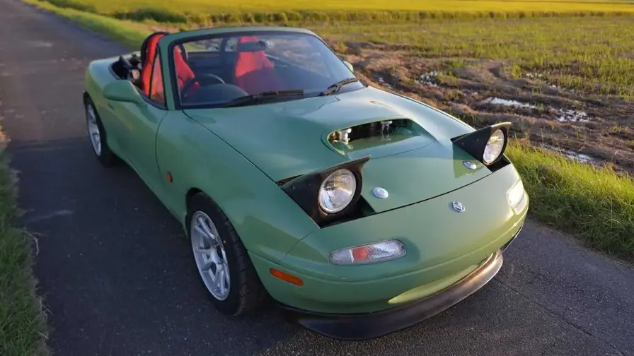 Mazda MX-5 su Ferrari V8: unikalus japonų projektas
